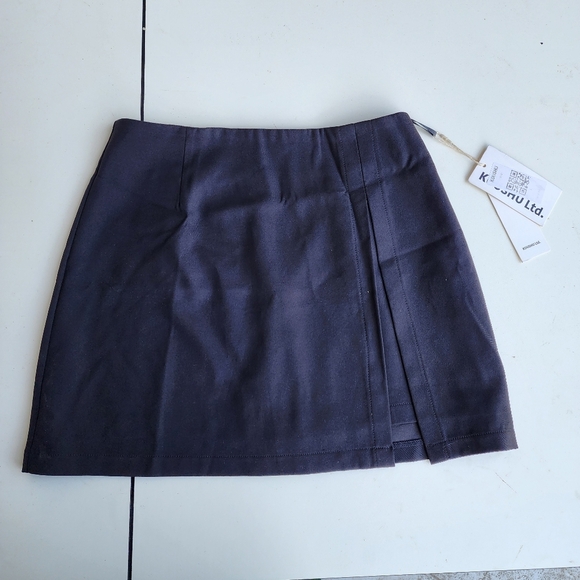 NWT Women's Black Back Zip Mini Wrap Style Casual A-Line Skirt Skort Size L - Picture 1 of 11
